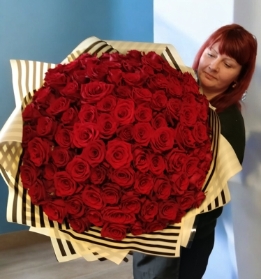 100 luxury red roses