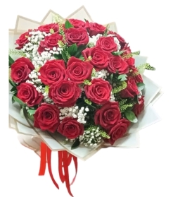 25 red roses